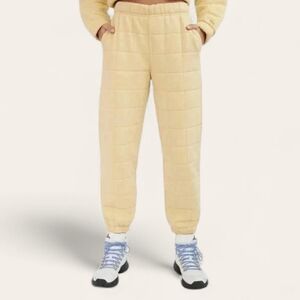 Aritzia Quilted Jogger Pants in Pale Cream